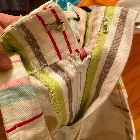 NWOT Express Color strip shorts with front tie and 2 side pockets - Picture 4 of 6